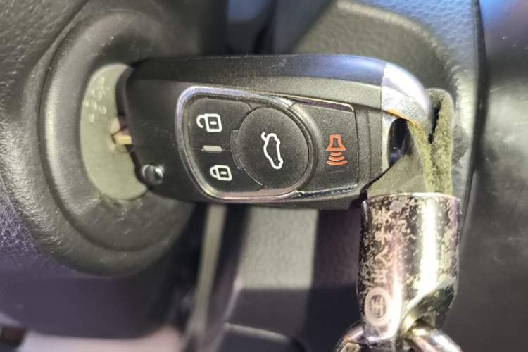 Used Nissan Livina 2015 1.6XE CVT Comfort Edition Vehicle Key