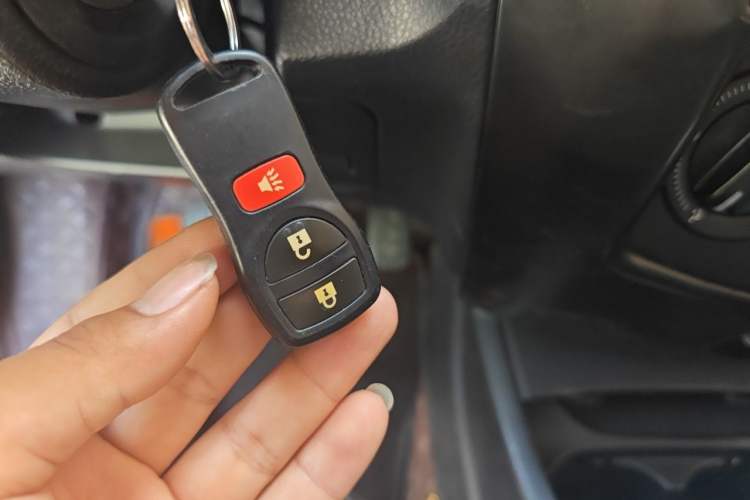 Used Nissan Livina 2015 1.6XE CVT Comfort Connect Edition Vehicle Key