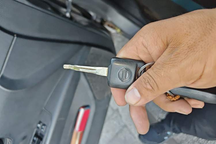 Used Nissan Livina 2015 1.6XE Manual Comfort Edition Vehicle Key