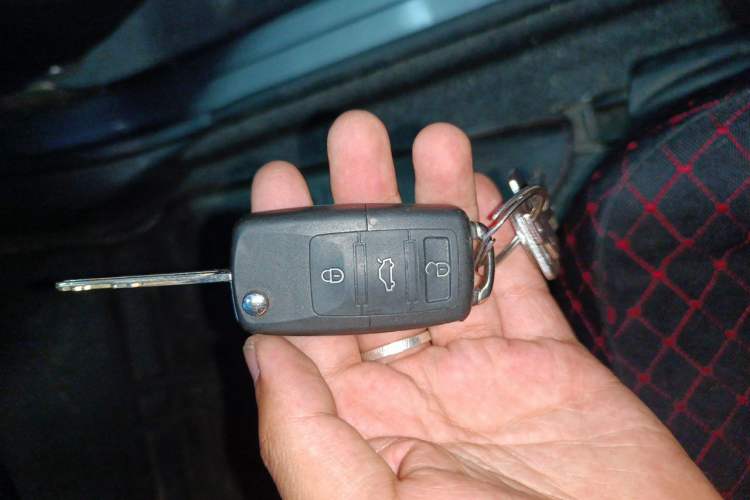 Used Nissan Livina 2015 1.6XE Manual Comfort Edition Vehicle Key