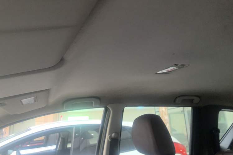 Used Nissan Livina 2015 Jinrui 1.6XV CVT Cool Cafe Edition Headliner