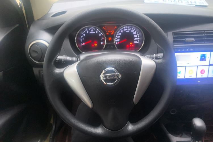 Used Nissan Livina 2015 Jinrui 1.6XV CVT Cool Cafe Edition Steering Wheel