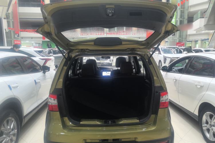 Used Nissan Livina 2015 Jinrui 1.6XV CVT Cool Cafe Edition Trunk