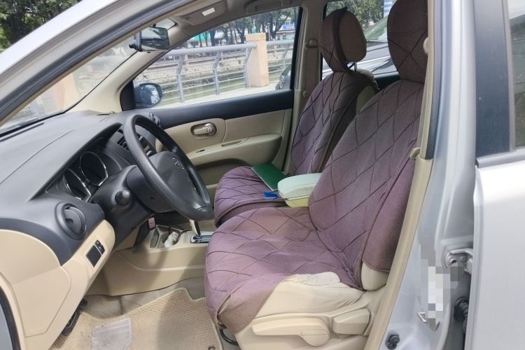 Used Nissan Livina 2015 1.6XE CVT Comfort Edition Left Front Seat