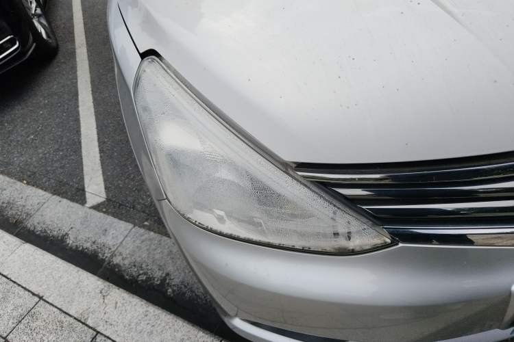 Used Nissan Livina 2015 1.6XE CVT Comfort Edition Right Front Headlight