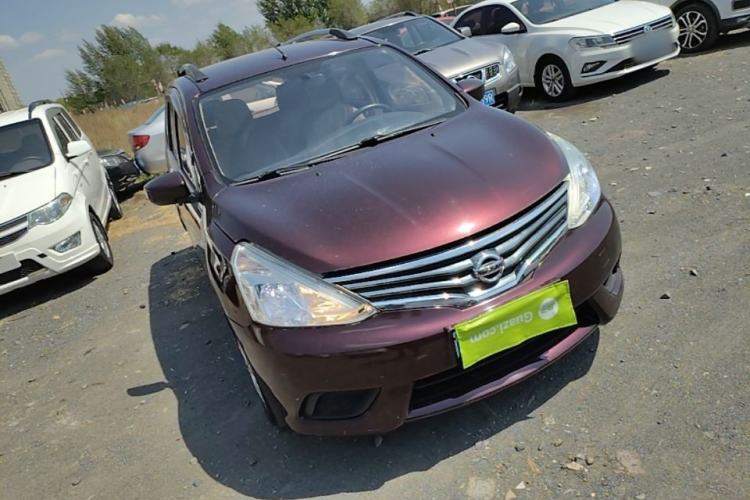 Used Nissan Livina 2015 1.6XE CVT Comfort Edition Front Right 45 Deg