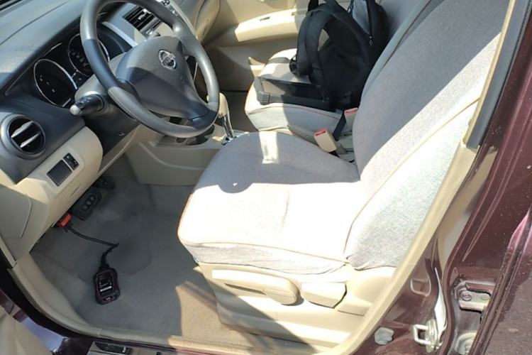 Used Nissan Livina 2015 1.6XE CVT Comfort Edition Left Front Seat