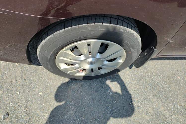 Used Nissan Livina 2015 1.6XE CVT Comfort Edition Left Front Wheel Hub