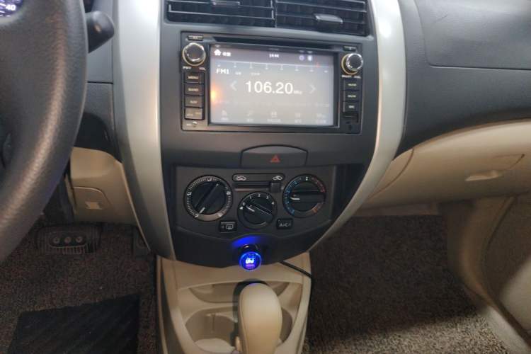 Used Nissan Livina 2015 1.6XE CVT Comfort Edition Audio And AC Panel