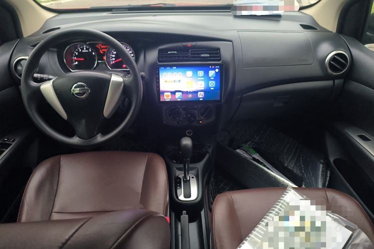 Used Nissan Livina 2015 Jinrui 1.6XV CVT Cool Cafe Edition Center Console