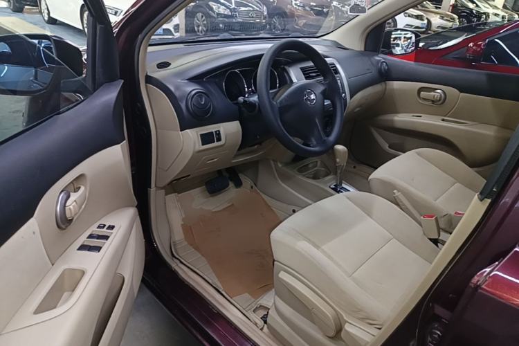 Used Nissan Livina 2015 1.6XE CVT Comfort Edition Driver Seat