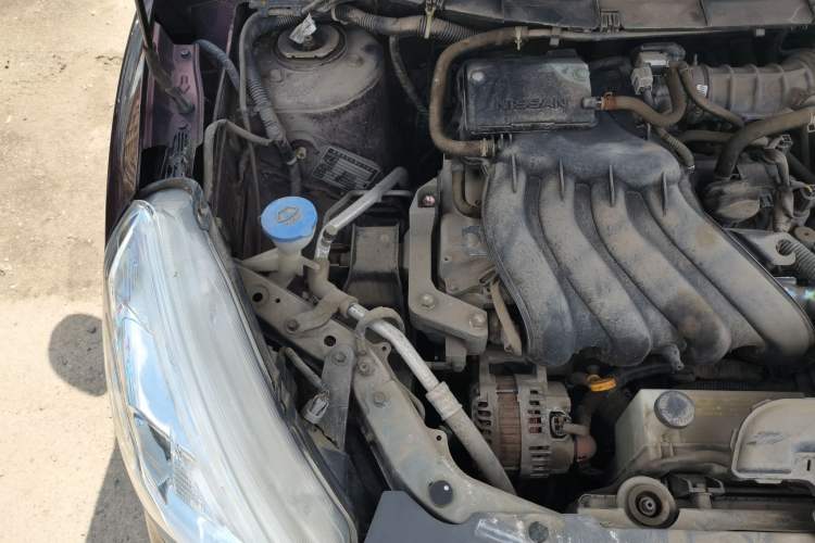 Used Nissan Livina 2015 1.6XE Manual Comfort Edition Engine Bay Right