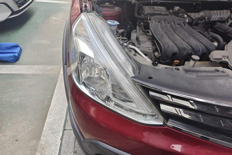 Used Nissan Livina 2015 Jinrui 1.6XV CVT Cool Cafe Edition Engine Bay Right