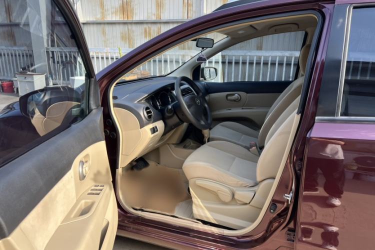 Used Nissan Livina 2015 1.6XE CVT Comfort Edition Interior 3