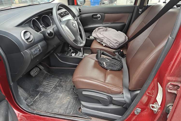 Used Nissan Livina 2015 Jinrui 1.6XV CVT Cool Cafe Edition Left Front Seat