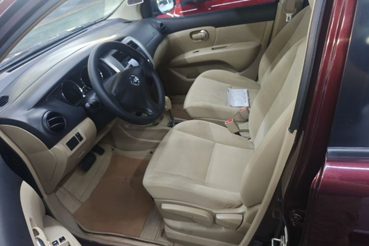 Used Nissan Livina 2015 1.6XE CVT Comfort Edition Left Front Seat