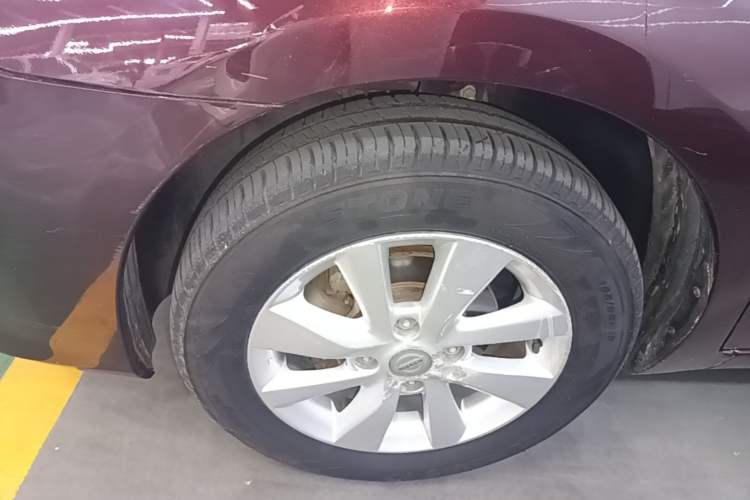 Used Nissan Livina 2015 1.6XE CVT Comfort Edition Left Front Wheel Hub