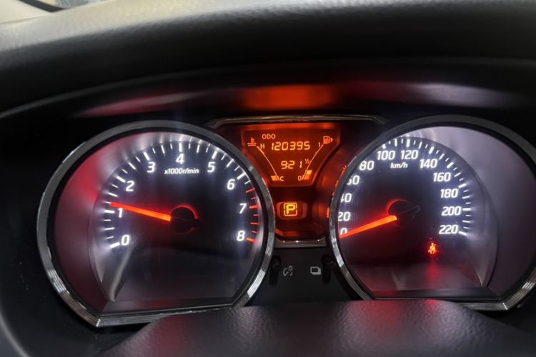 Used Nissan Livina 2015 1.6XE CVT Comfort Edition Odometer Close Up