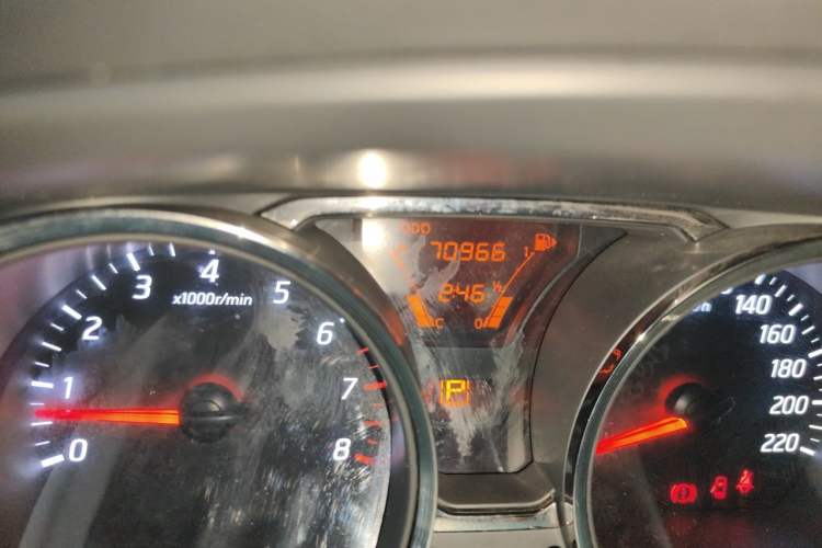Used Nissan Livina 2015 1.6XE CVT Comfort Edition Odometer Close Up