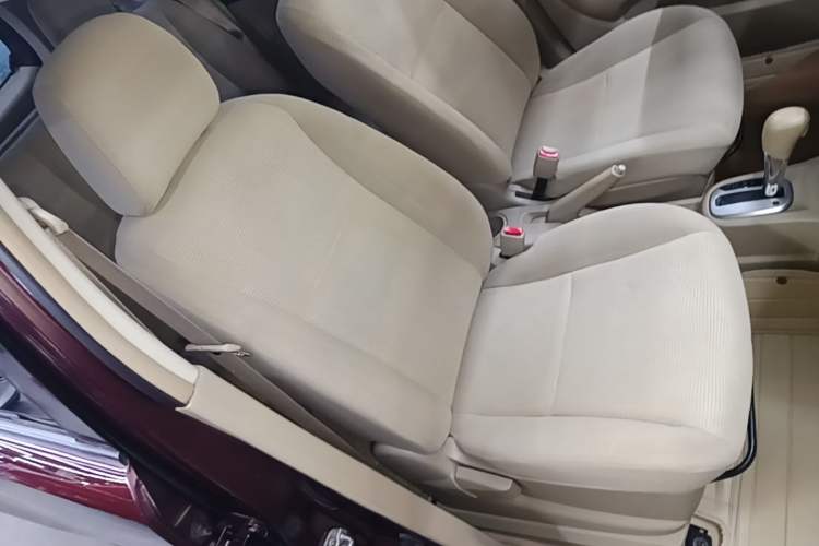 Used Nissan Livina 2015 1.6XE CVT Comfort Edition Right Front Seat