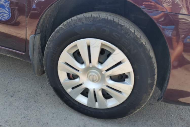 Used Nissan Livina 2015 1.6XE Manual Comfort Edition Right Front Wheel Hub