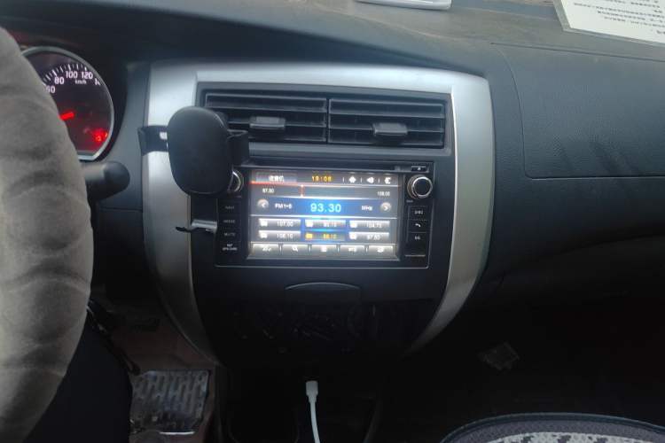 Used Nissan Livina 2015 1.6XE Manual Comfort Edition Audio And AC Panel