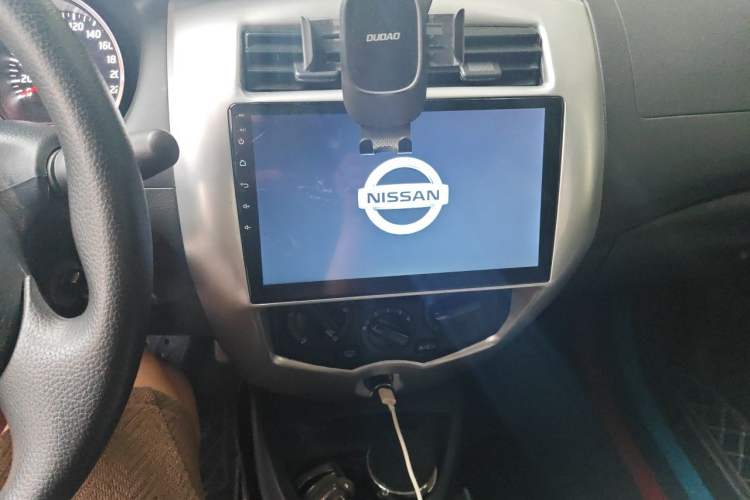 Used Nissan Livina 2015 1.6XE Manual Comfort Edition Audio And AC Panel