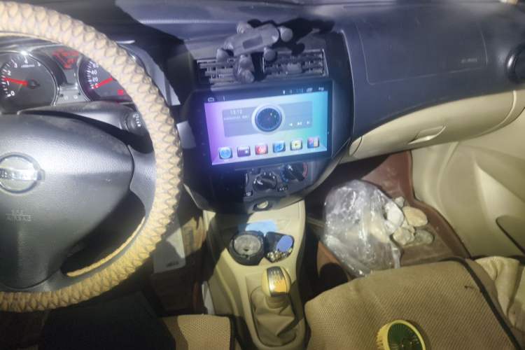 Used Nissan Livina 2015 1.6XE Manual Comfort Edition Audio And AC Panel