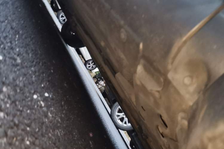 Used Nissan Livina 2015 1.6XE Manual Comfort Connect Edition Chassis Front Right