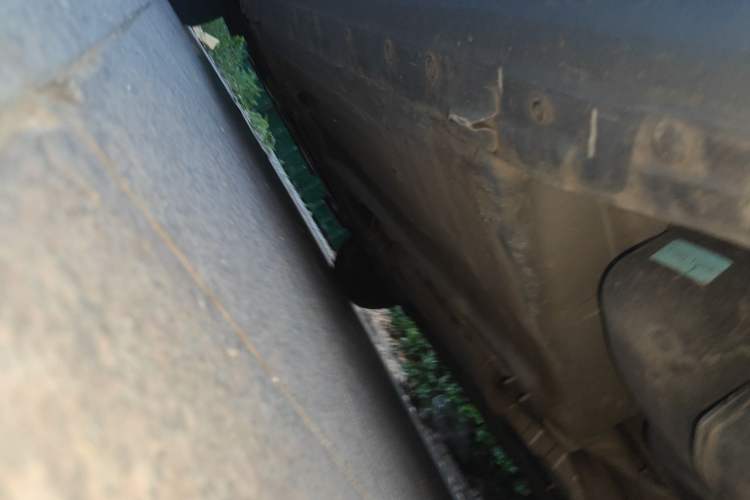 Used Nissan Livina 2015 1.6XE Manual Comfort Edition Chassis Rear Left