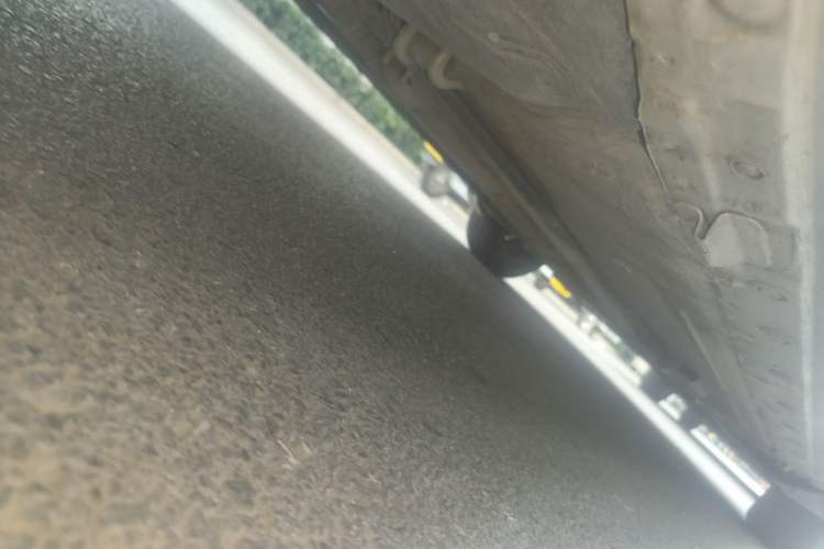 Used Nissan Livina 2015 1.6XE Manual Comfort Edition Chassis Rear Right