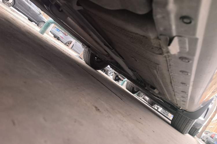 Used Nissan Livina 2015 1.6XE Manual Comfort Edition Chassis Rear Right