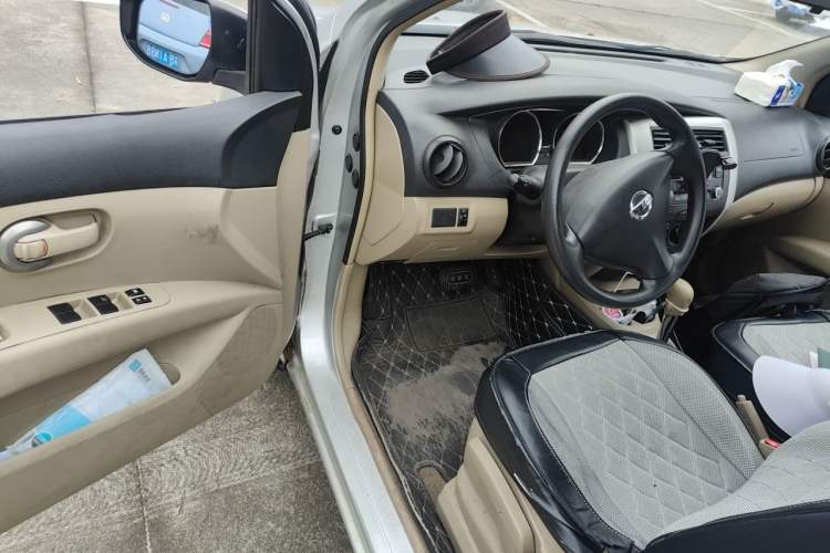 Used Nissan Livina 2015 1.6XE CVT Comfort Edition Driver Seat