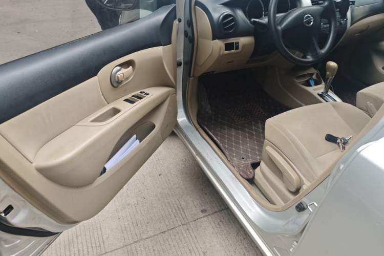 Used Nissan Livina 2015 1.6XE CVT Comfort Edition Driver Seat