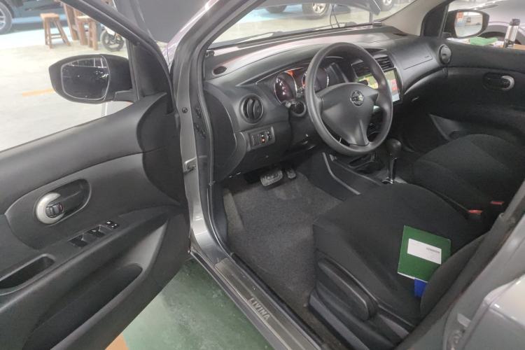 Used Nissan Livina 2015 1.6XE CVT Comfort Edition Driver Seat