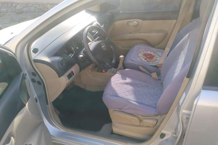 Used Nissan Livina 2015 1.6XE Manual Comfort Edition Driver Seat
