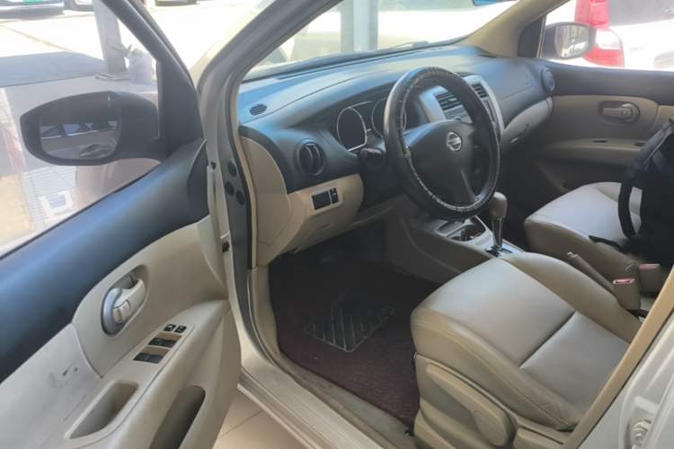 Used Nissan Livina 2015 1.6XE CVT Comfort Edition Driver Seat