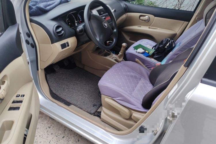 Used Nissan Livina 2015 1.6XE Manual Comfort Edition Driver Seat