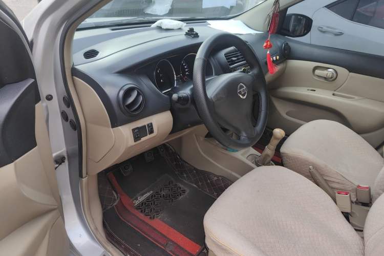 Used Nissan Livina 2015 1.6XE Manual Comfort Edition Driver Seat