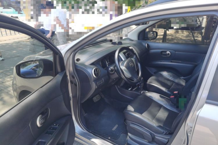 Used Nissan Livina 2015 1.6XL CVT Luxury Leather Edition Driver Seat