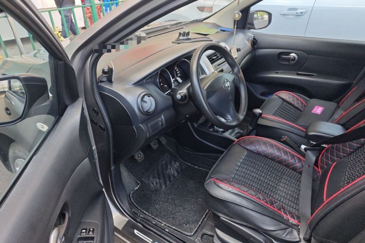 Used Nissan Livina 2015 1.6XE Manual Comfort Edition Driver Seat