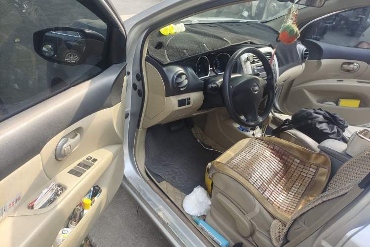 Used Nissan Livina 2015 1.6XE CVT Comfort Edition Driver Seat