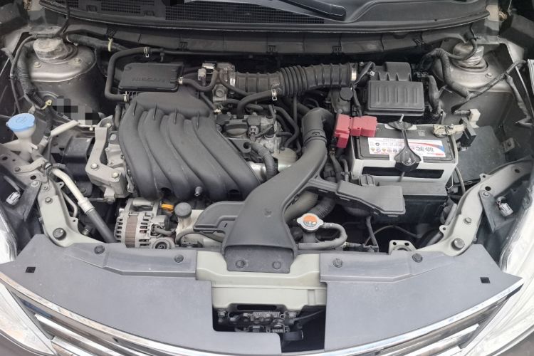 Used Nissan Livina 2015 1.6XE Manual Comfort Edition Engine Bay