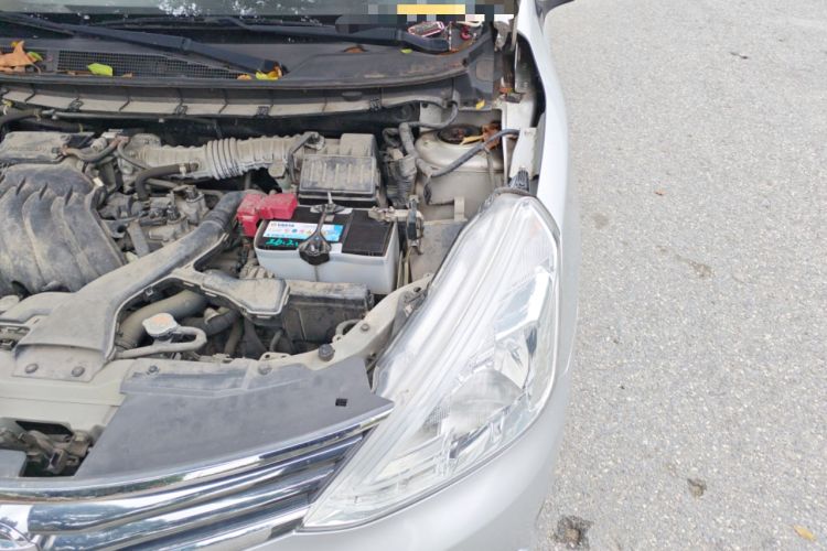 Used Nissan Livina 2015 1.6XE CVT Comfort Edition Engine Bay Left
