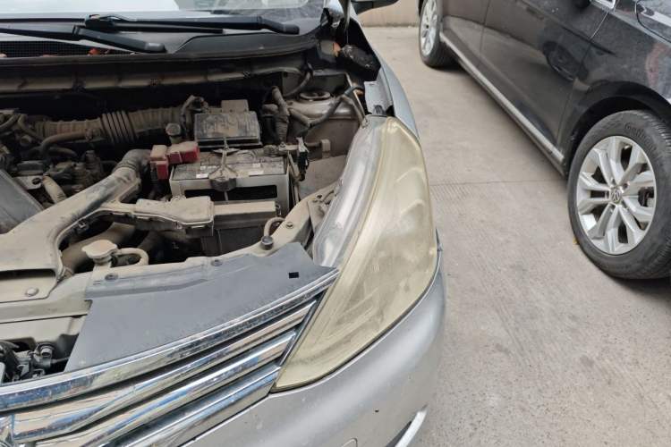Used Nissan Livina 2015 1.6XE CVT Comfort Edition Engine Bay Left