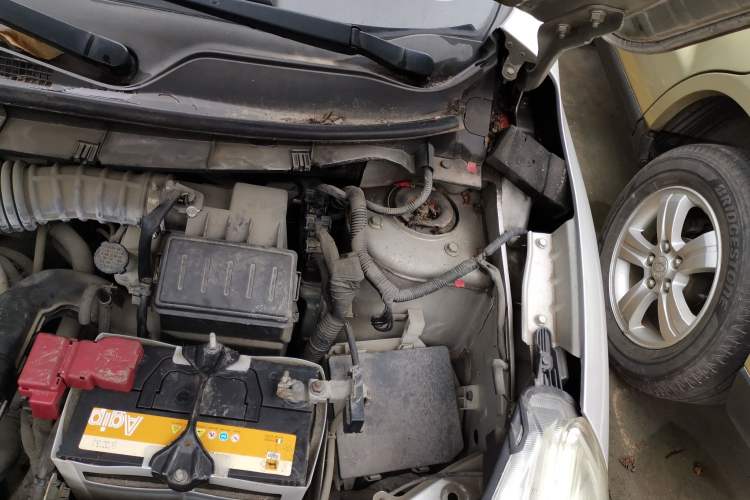 Used Nissan Livina 2015 1.6XE CVT Comfort Edition Engine Bay Left