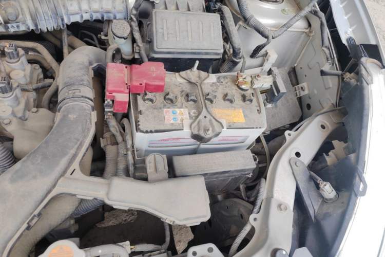 Used Nissan Livina 2015 1.6XE Manual Comfort Edition Engine Bay Left
