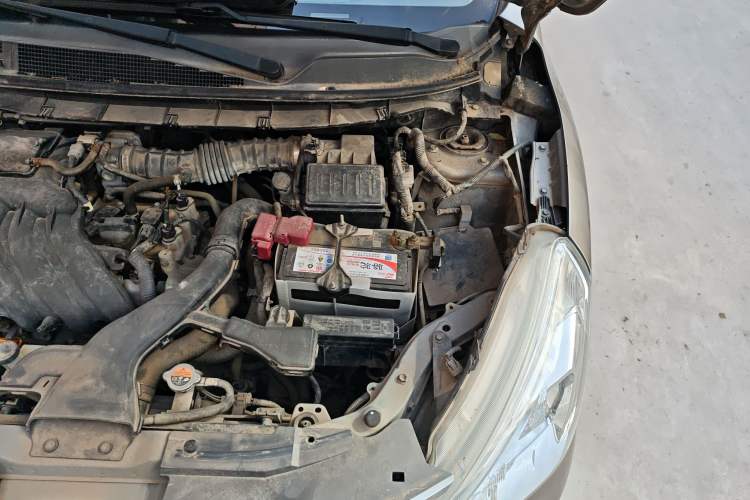 Used Nissan Livina 2015 1.6XE CVT Comfort Edition Engine Bay Left