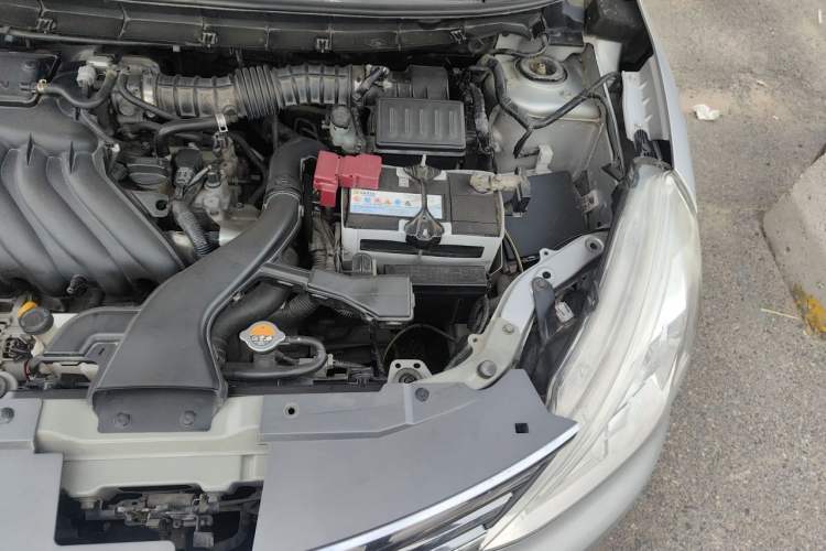 Used Nissan Livina 2015 1.6XE Manual Comfort Edition Engine Bay Left