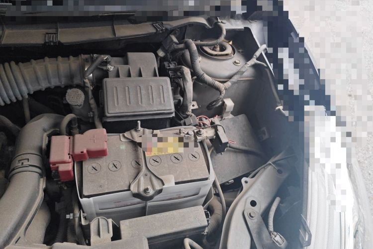 Used Nissan Livina 2015 1.6XE Manual Comfort Edition Engine Bay Left